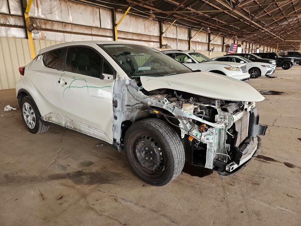 2021 TOYOTA C-HR LE 4