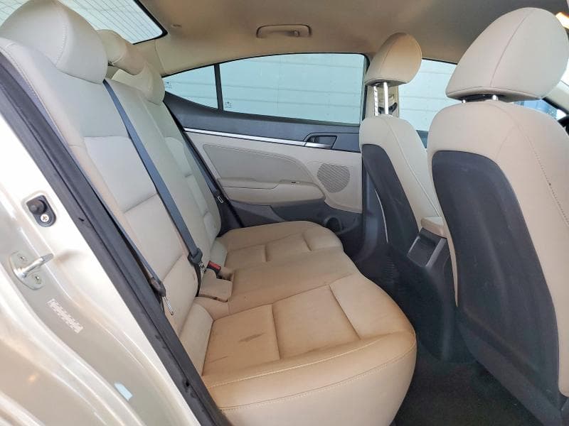2018 HYUNDAI ELANTRA SEL 10