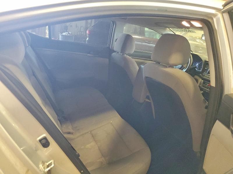 2018 HYUNDAI ELANTRA SEL 10