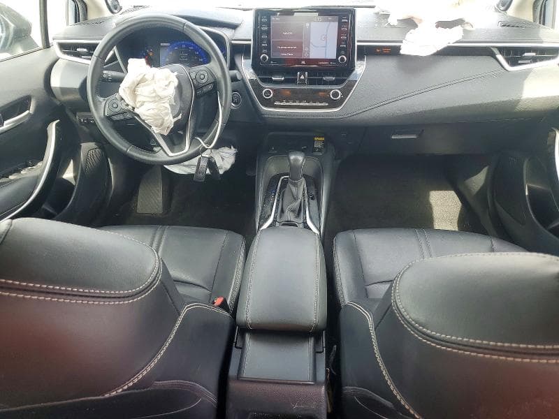 2020 TOYOTA COROLLA XLE 8