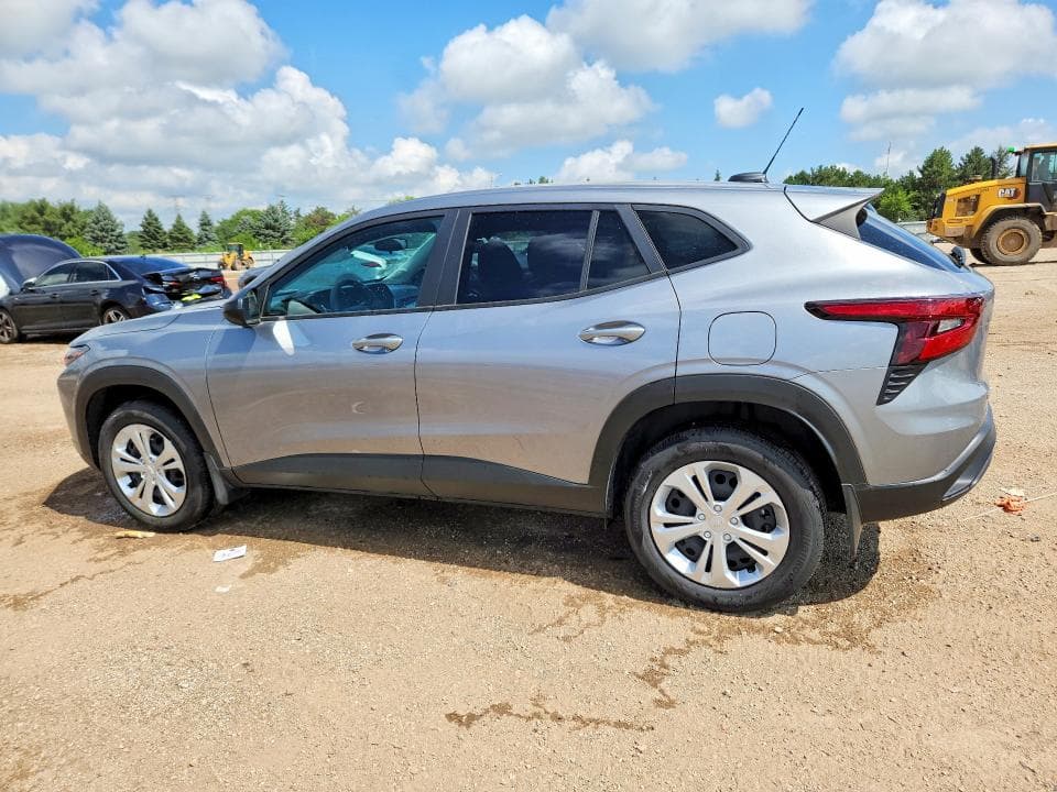2024 CHEVROLET TRAX LS 2