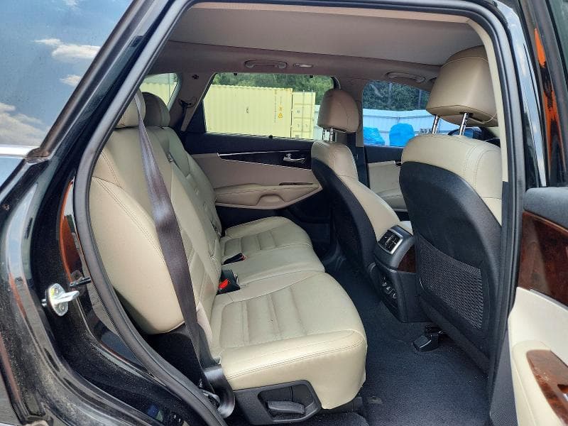 2017 KIA SORENTO EX 11