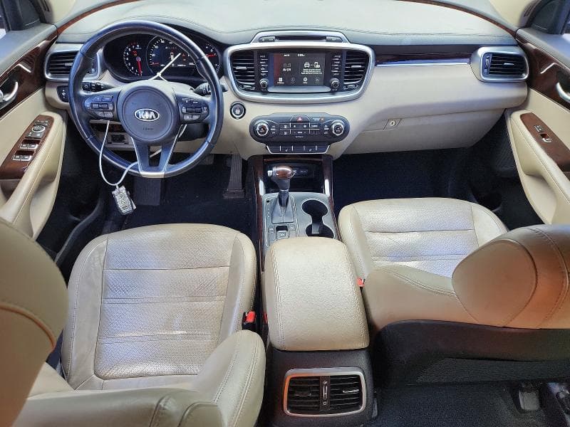 2017 KIA SORENTO EX 8