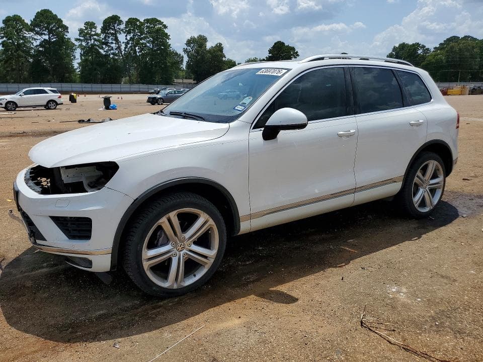 2017 VOLKSWAGEN TOUAREG EXECUTIVE - 1
