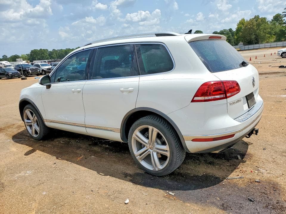 2017 VOLKSWAGEN TOUAREG EXECUTIVE 2