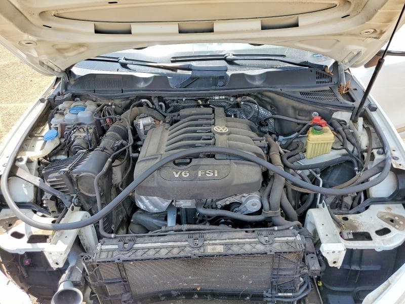 2017 VOLKSWAGEN TOUAREG EXECUTIVE 11