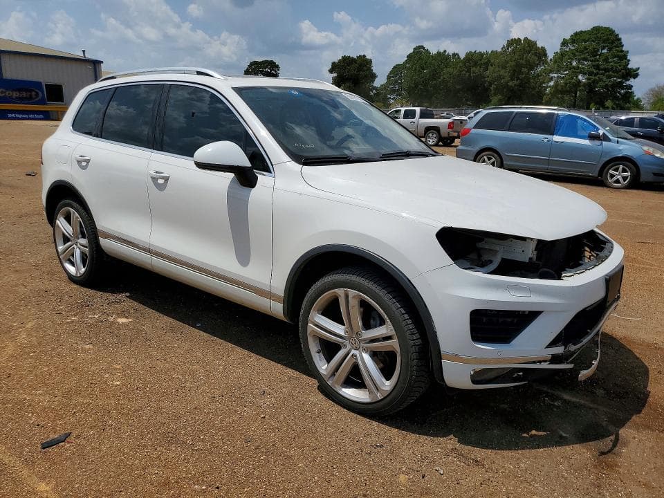 2017 VOLKSWAGEN TOUAREG EXECUTIVE 4