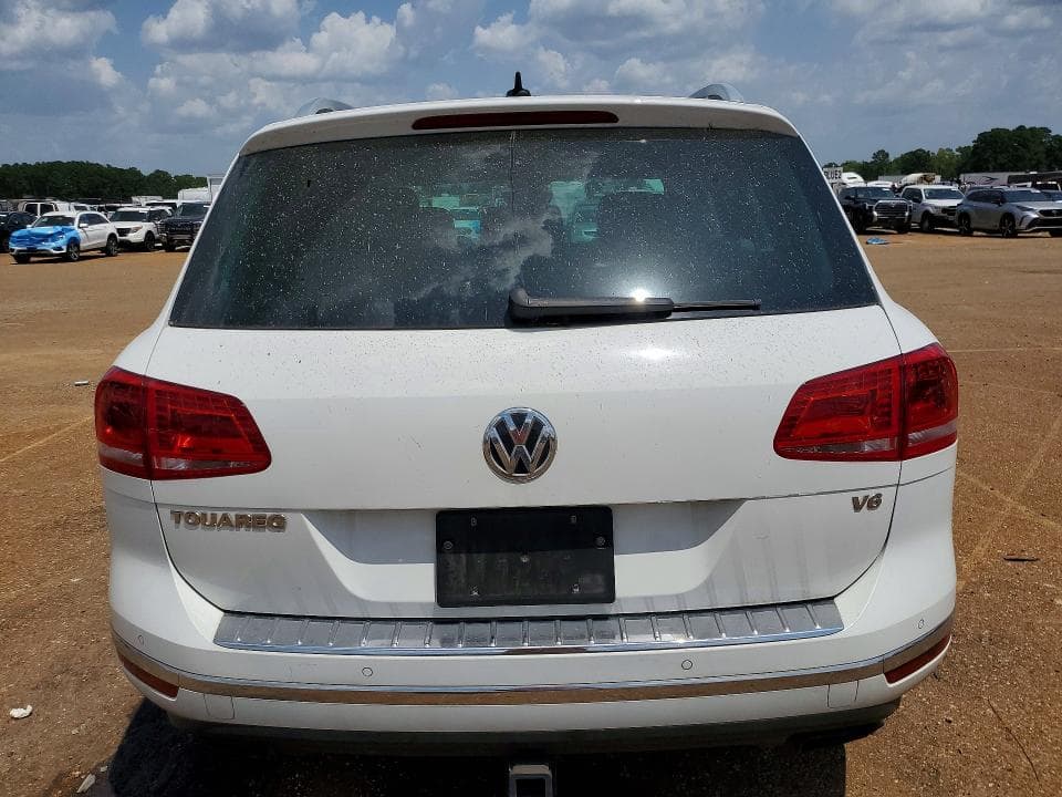 2017 VOLKSWAGEN TOUAREG EXECUTIVE 6