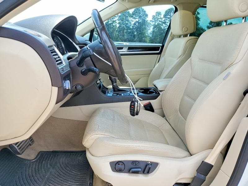 2017 VOLKSWAGEN TOUAREG EXECUTIVE 7