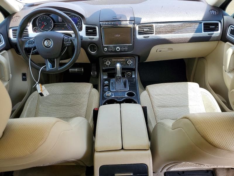 2017 VOLKSWAGEN TOUAREG EXECUTIVE 8