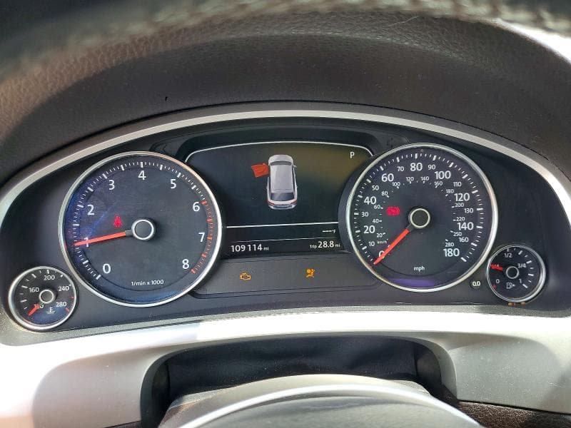 2017 VOLKSWAGEN TOUAREG EXECUTIVE 9