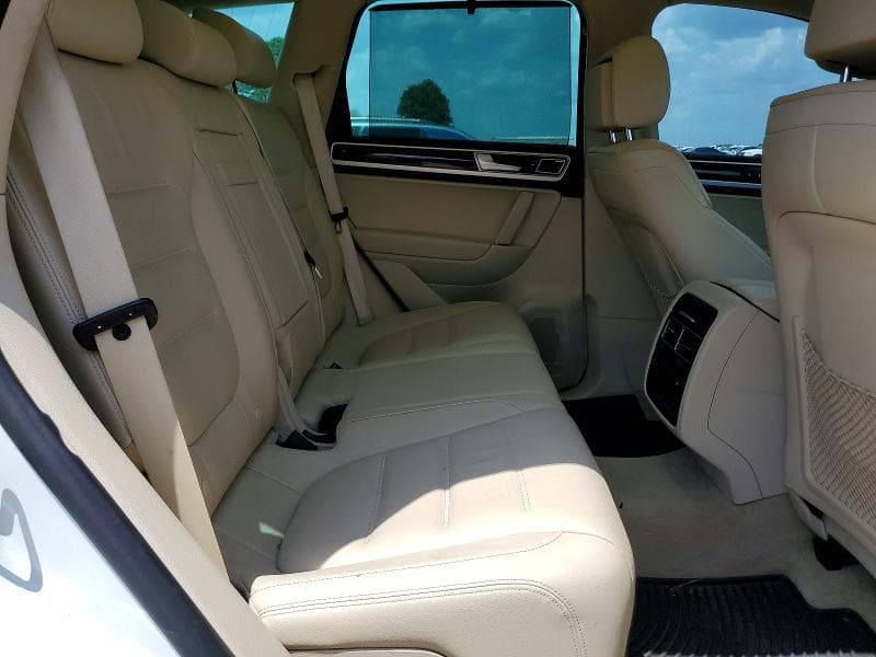 2017 VOLKSWAGEN TOUAREG EXECUTIVE 10
