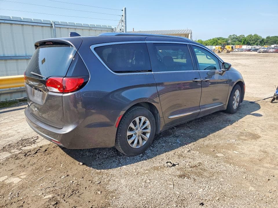 2018 CHRYSLER PACIFICA TOURING L 3