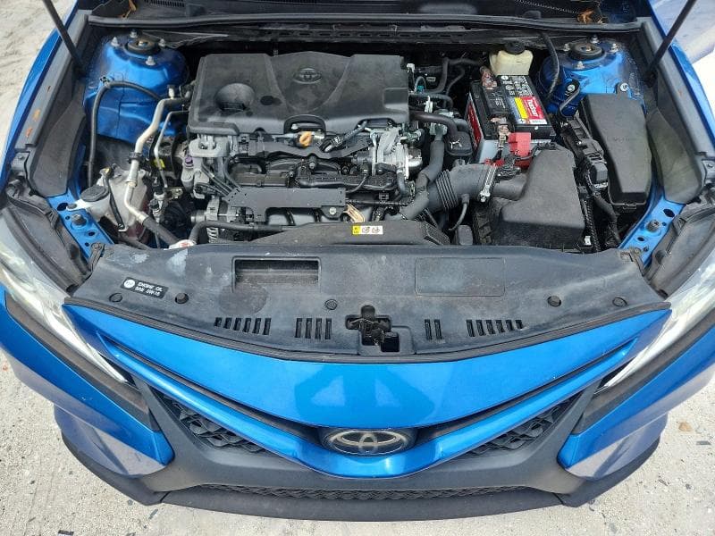 2018 TOYOTA CAMRY SE 11