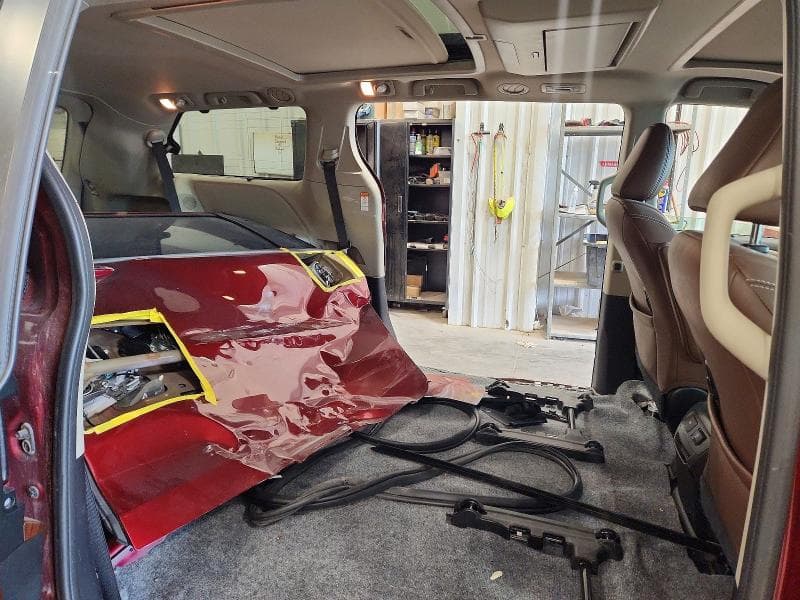 2017 TOYOTA SIENNA LIMITED PREMIUM 7-PASSENGER 11