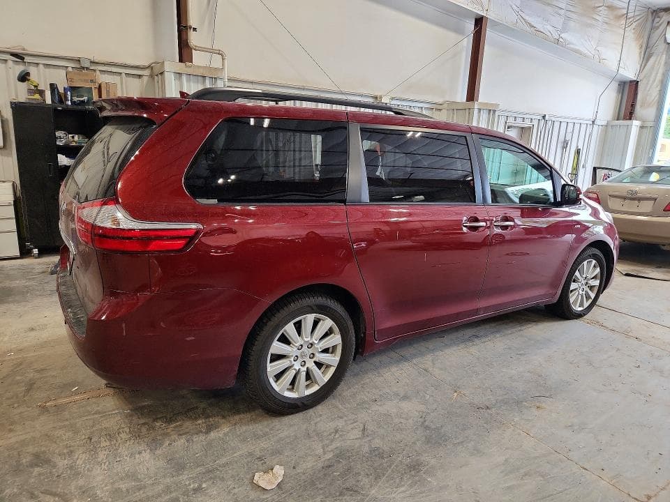 2017 TOYOTA SIENNA LIMITED PREMIUM 7-PASSENGER 3