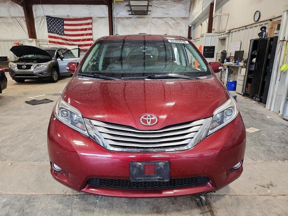 2017 TOYOTA SIENNA LIMITED PREMIUM 7-PASSENGER 5