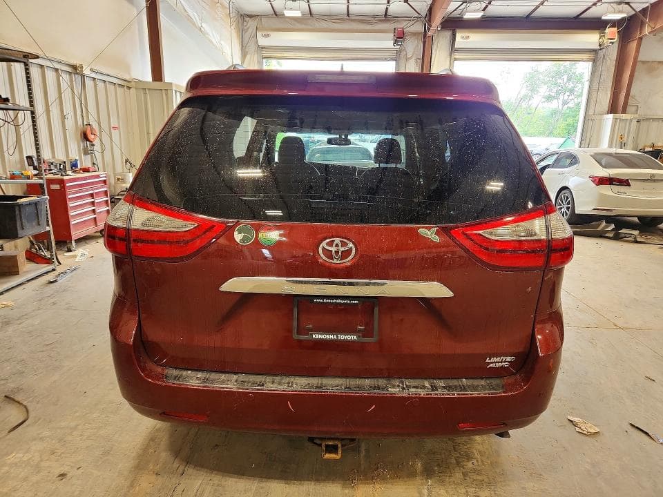 2017 TOYOTA SIENNA LIMITED PREMIUM 7-PASSENGER 6