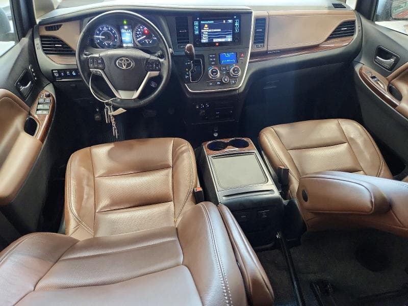 2017 TOYOTA SIENNA LIMITED PREMIUM 7-PASSENGER 8