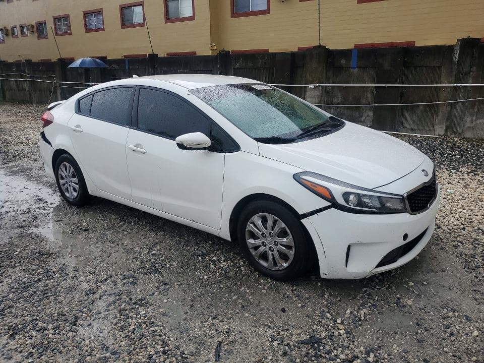 2017 KIA FORTE LX 4