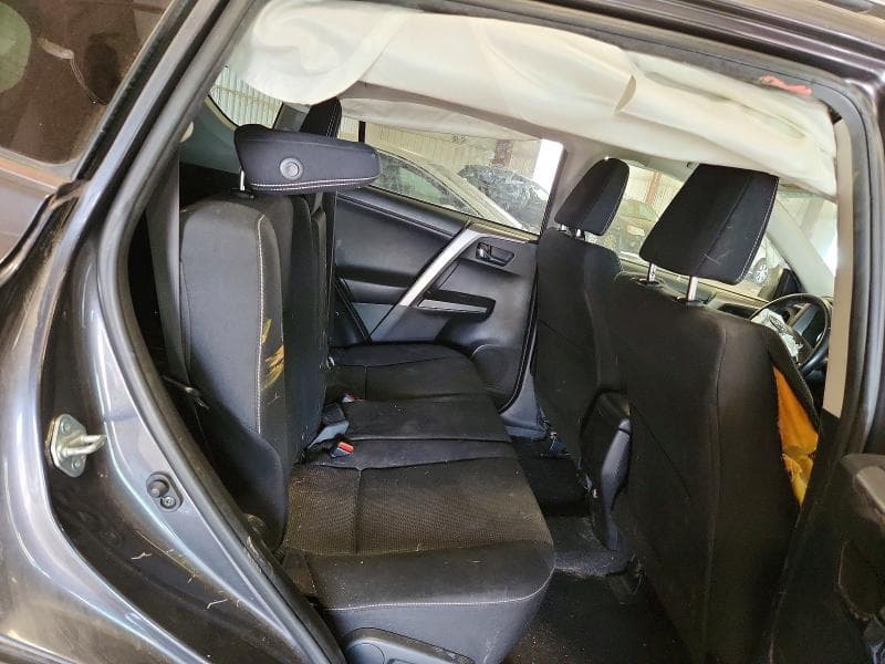 2017 TOYOTA RAV4 XLE 11