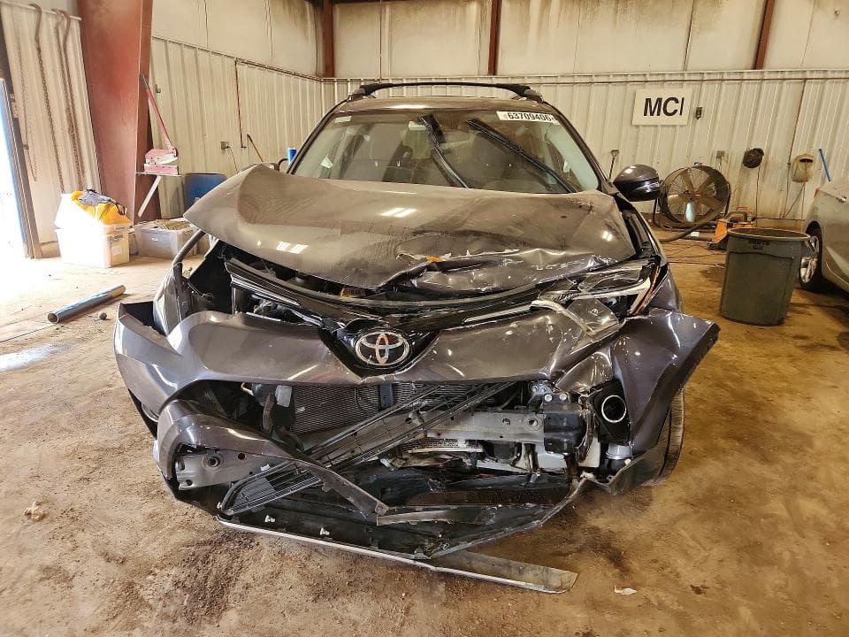 2017 TOYOTA RAV4 XLE 5