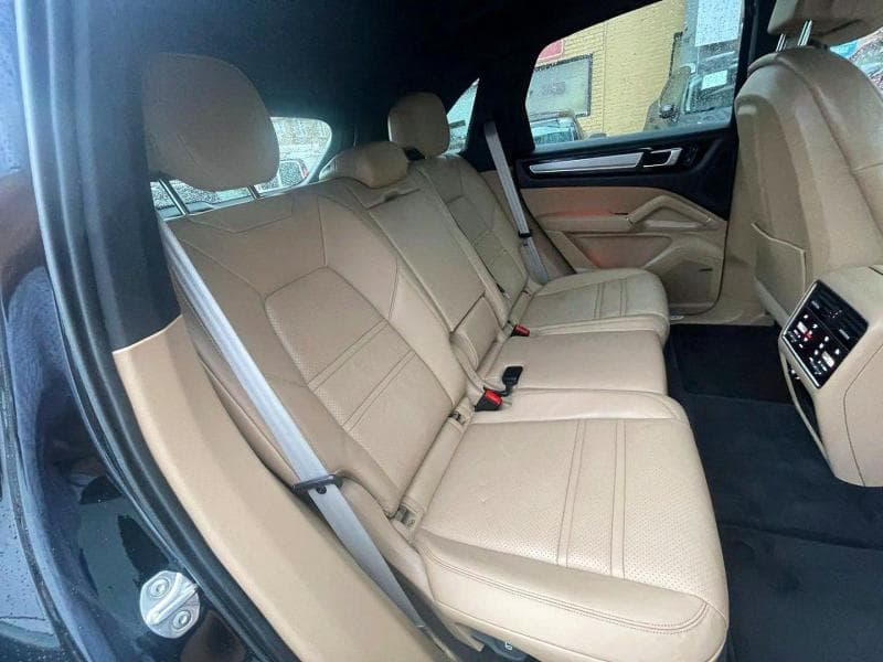 2023 PORSCHE CAYENNE BASE 6