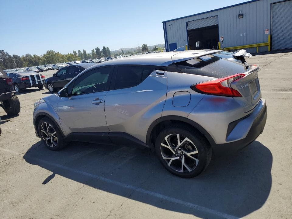 2018 TOYOTA C-HR XLE 2