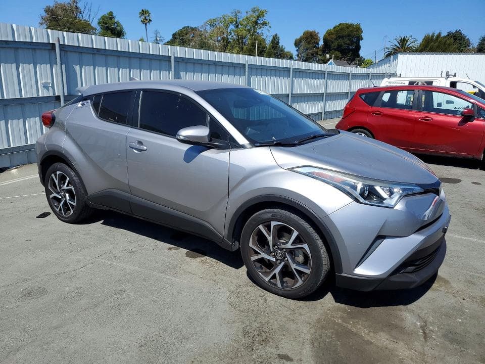 2018 TOYOTA C-HR XLE 4