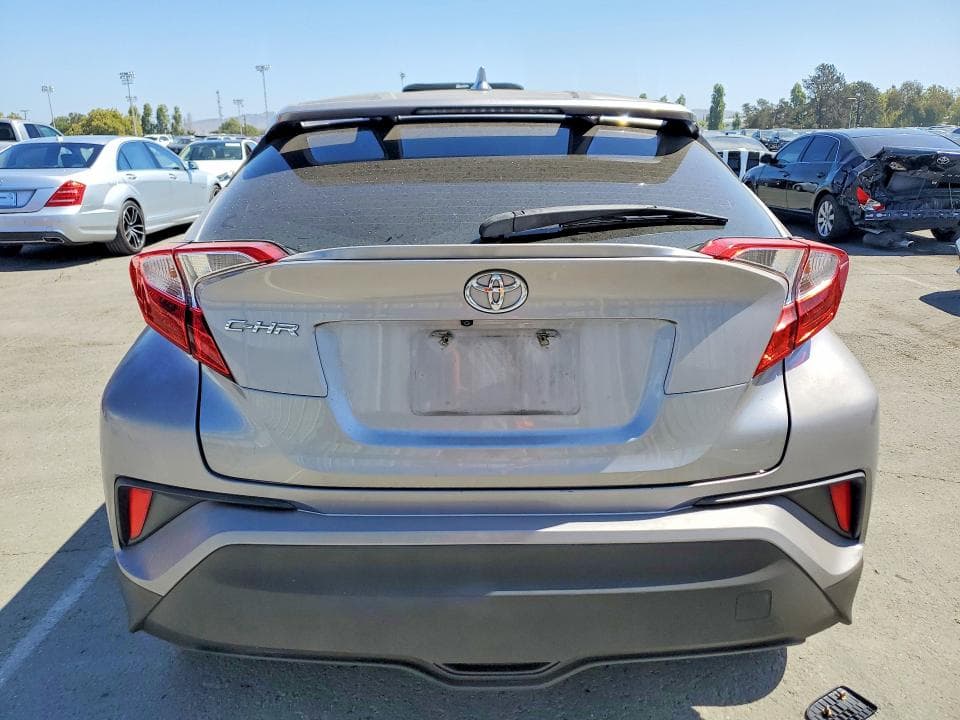 2018 TOYOTA C-HR XLE 6