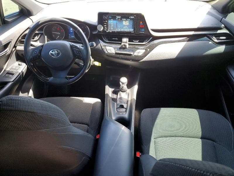 2018 TOYOTA C-HR XLE 8