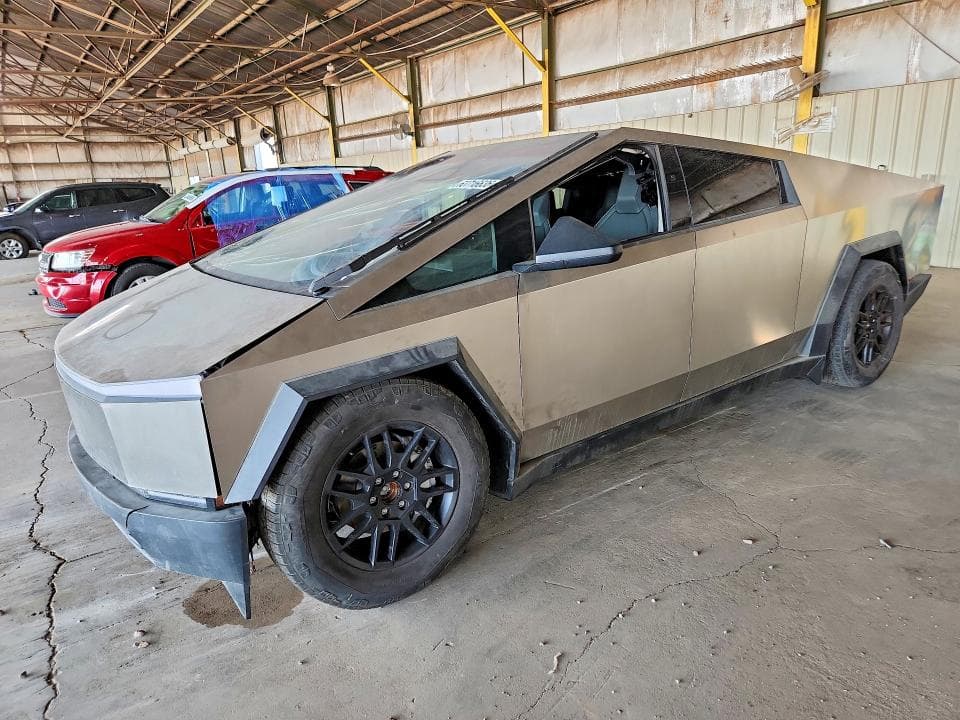 2025 TESLA CYBERTRUCK - 1