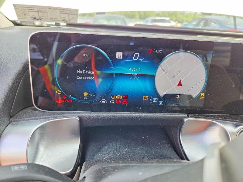 2021 MERCEDES-BENZ GLB 250 4MATIC 9