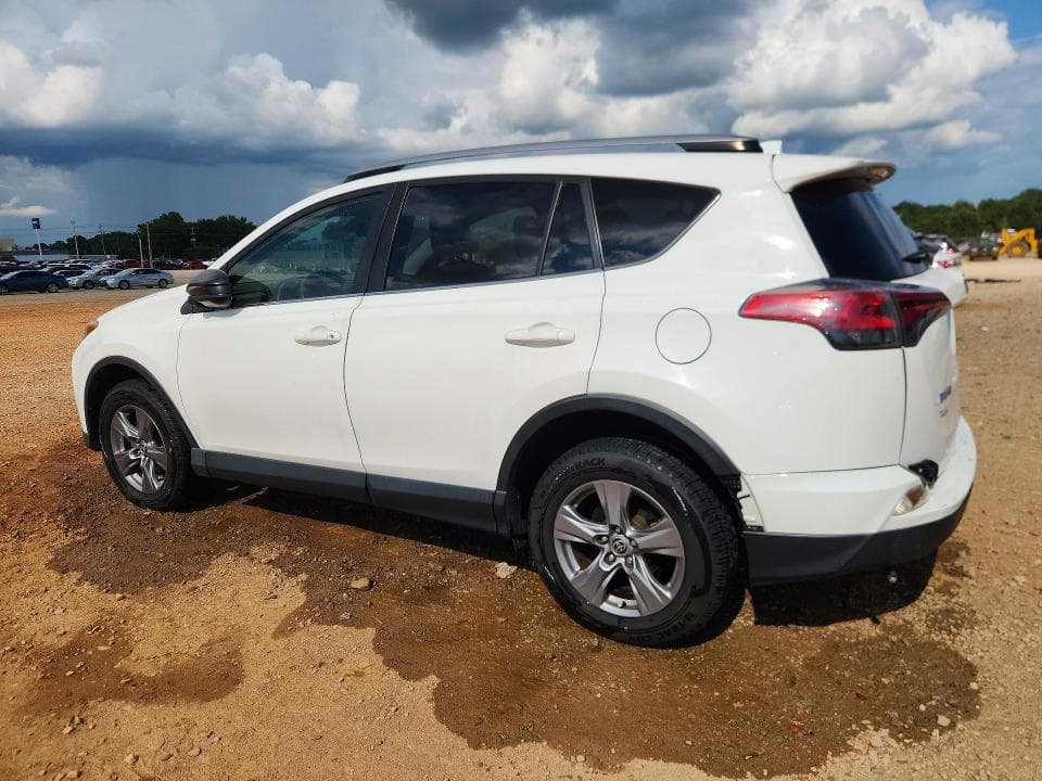 2017 TOYOTA RAV4 XLE 2