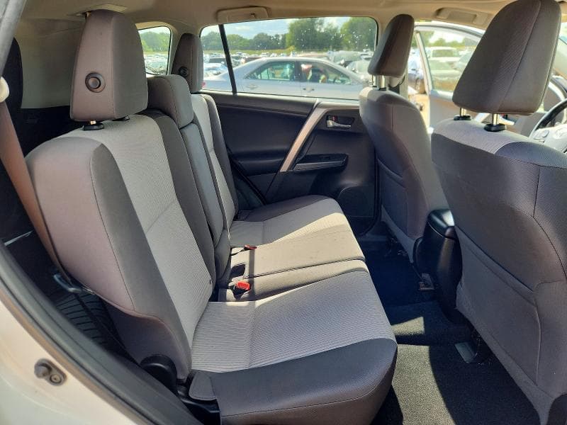 2017 TOYOTA RAV4 XLE 11