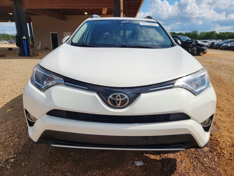 2017 TOYOTA RAV4 XLE 5
