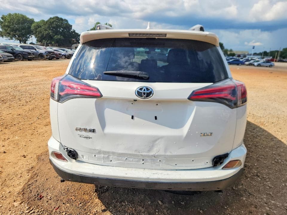 2017 TOYOTA RAV4 XLE 6