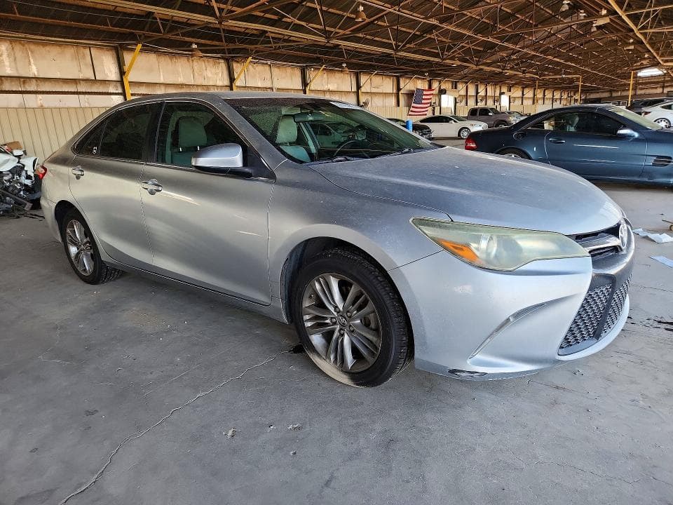 2017 TOYOTA CAMRY SE 4