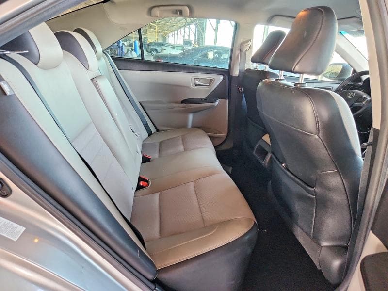 2017 TOYOTA CAMRY SE 10
