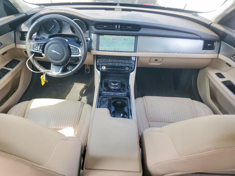 2020 JAGUAR XF PRESTIGE 8