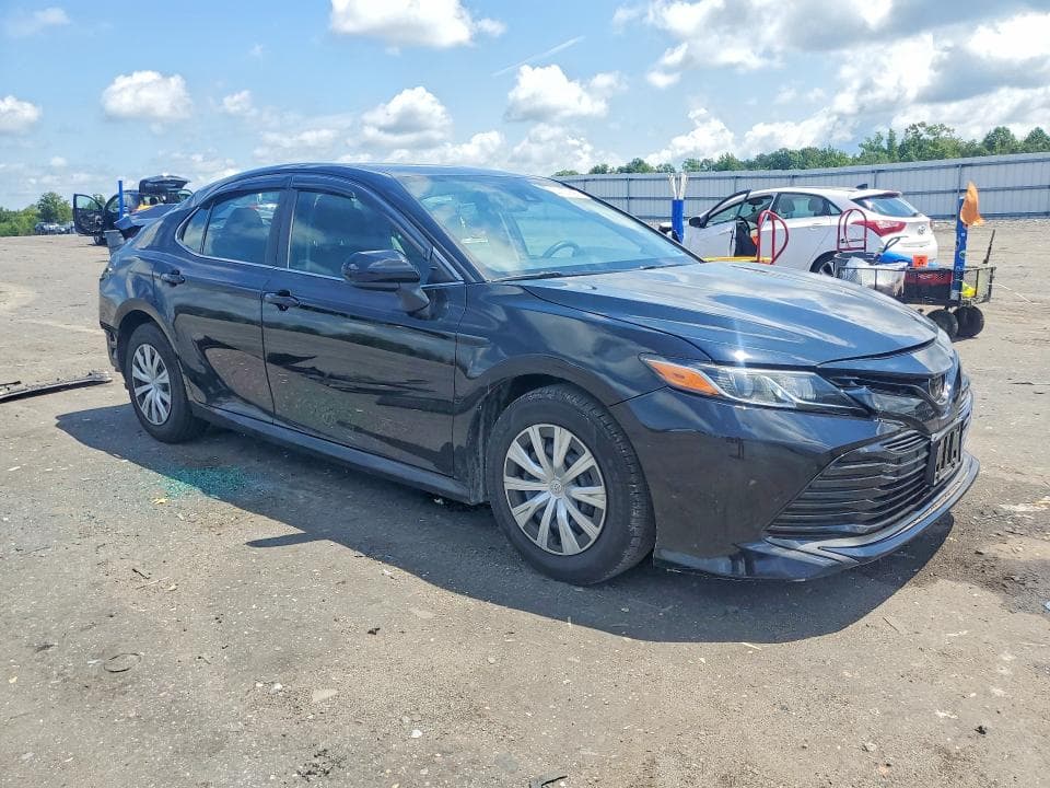2019 TOYOTA CAMRY L 4