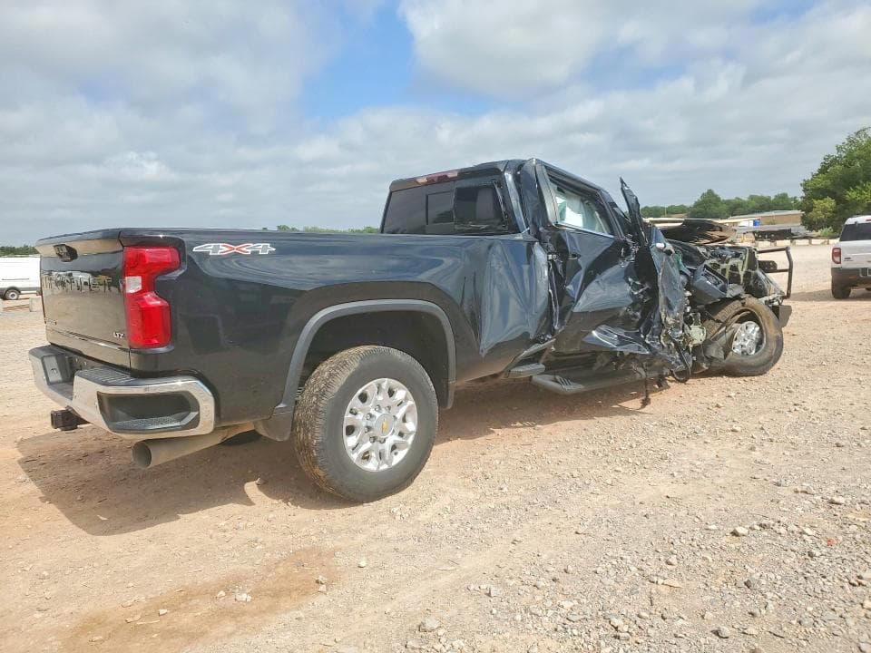 2022 CHEVROLET SILVERADO K3500 LTZ 3