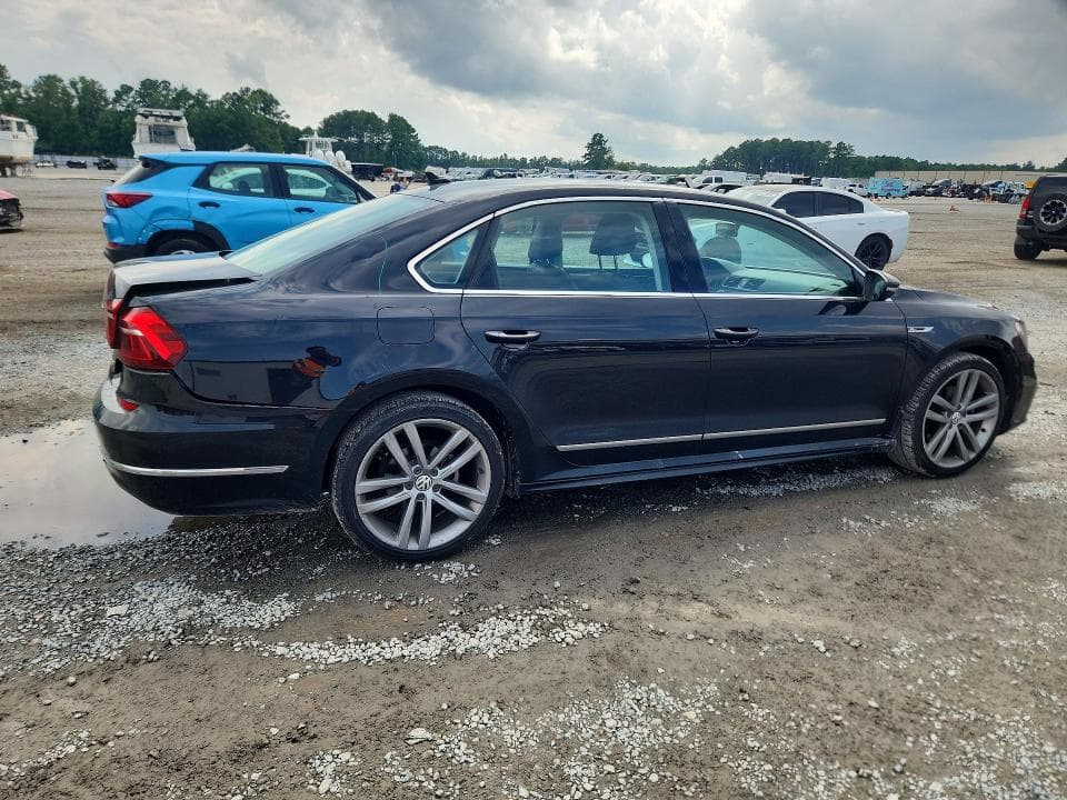 2017 VOLKSWAGEN PASSAT R-LINE 3