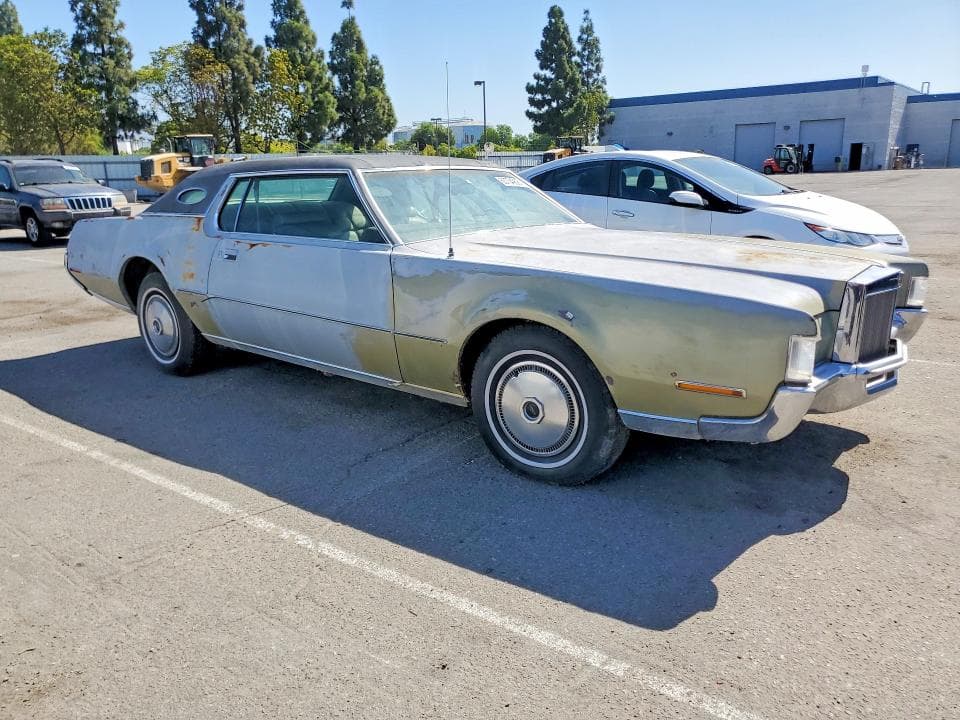 1972 LINCOLN CONTINENTAL 4