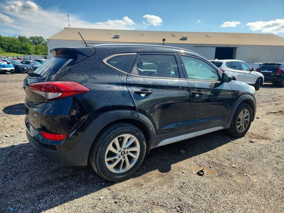 2017 HYUNDAI TUCSON SE 3