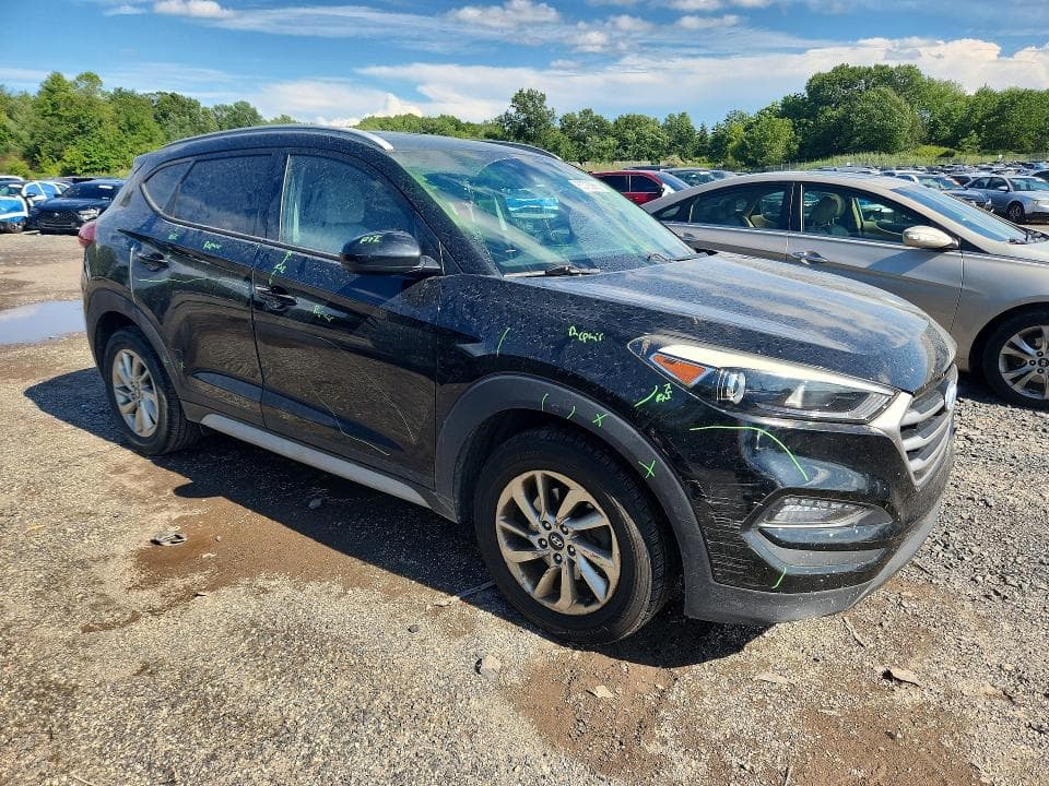 2017 HYUNDAI TUCSON SE 4