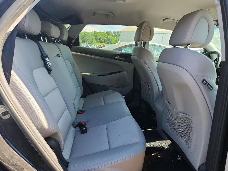 2017 HYUNDAI TUCSON SE 10