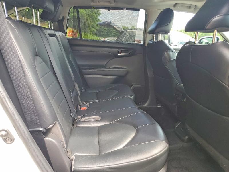 2022 TOYOTA HIGHLANDER XLE 11