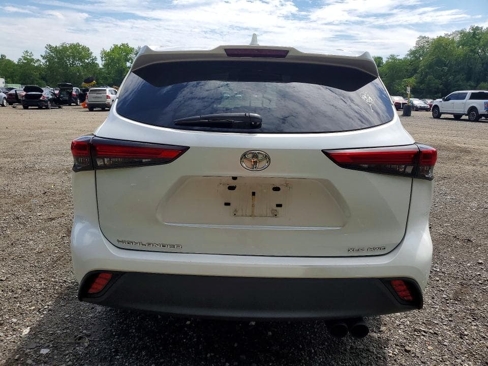 2022 TOYOTA HIGHLANDER XLE 6