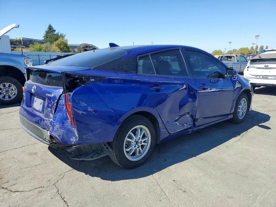 2018 TOYOTA PRIUS THREE 3